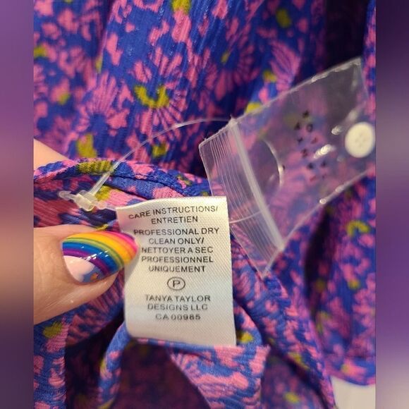 Tanya Taylor Fuchsia Floral Printed 100٪ Silk Hidden Button Front Blouse | 10 - Picture 10 of 12